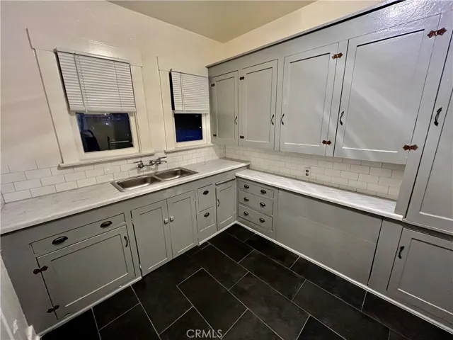1013 Locust Avenue, Long Beach, California 90813
