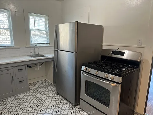 1013 Locust Avenue, Long Beach, California 90813