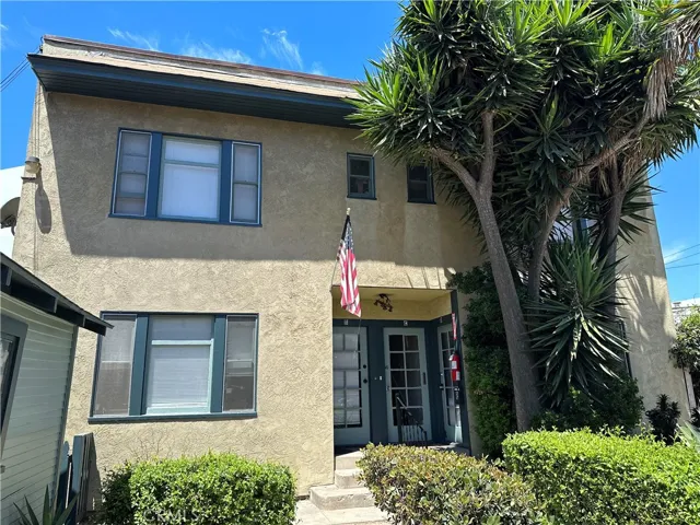 1013 Locust Avenue, Long Beach, California 90813