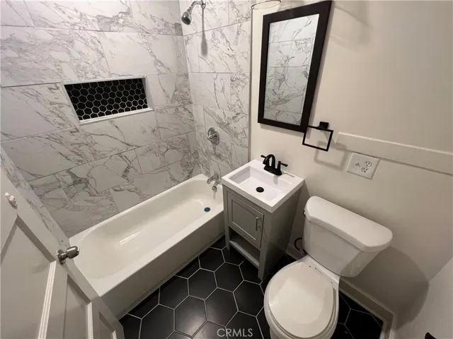 1013 Locust Avenue, Long Beach, California 90813