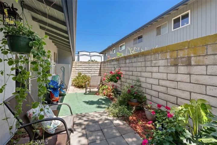 Enclosed private patio just off the dining room