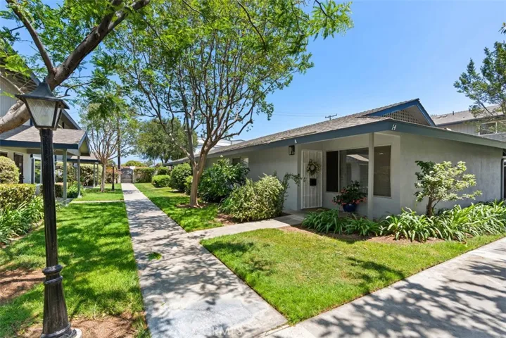 1107 W Memory Lane 14a, Santa Ana, California 92706