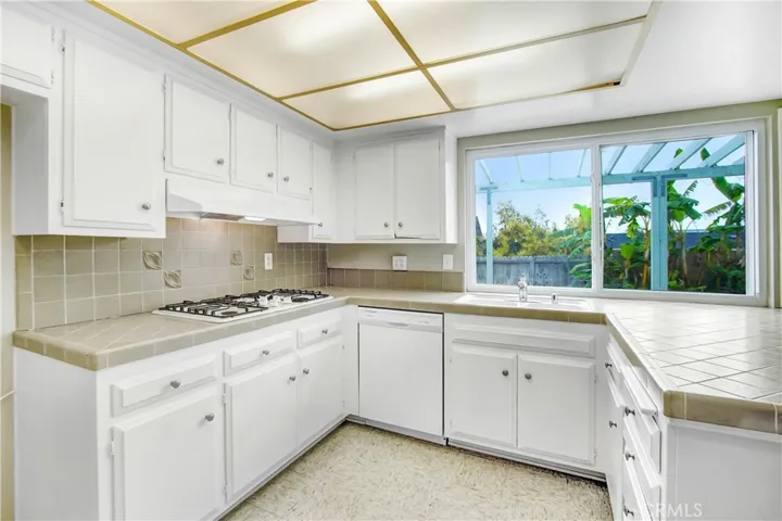 275 Burnett Avenue, Ventura, California 93003