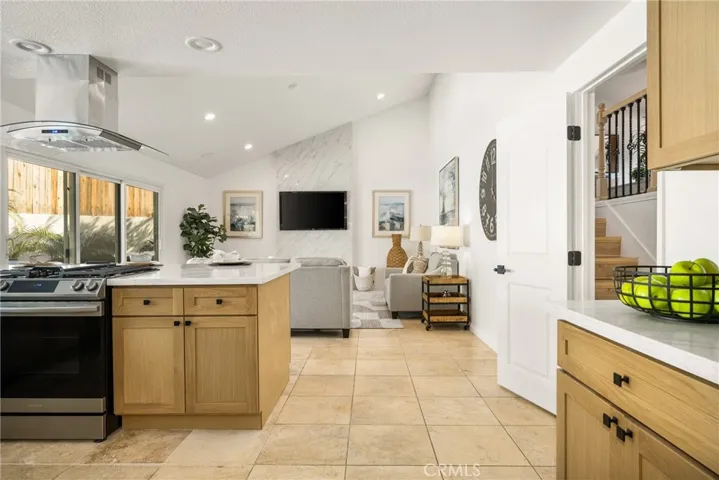 384 S Country Hill Road, Anaheim Hills, California 92808