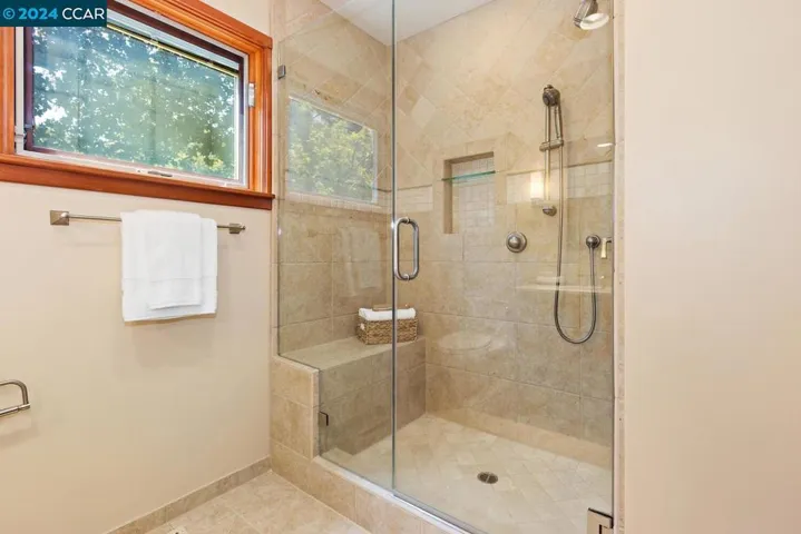 15 Miramonte Road, Orinda, California 94563