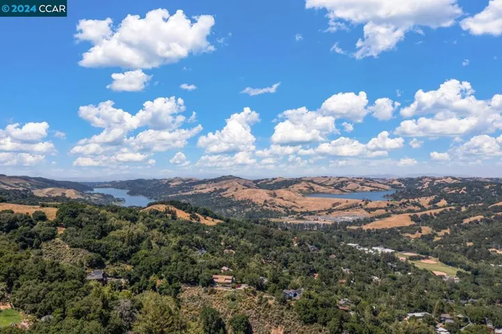 15 Miramonte Road, Orinda, California 94563