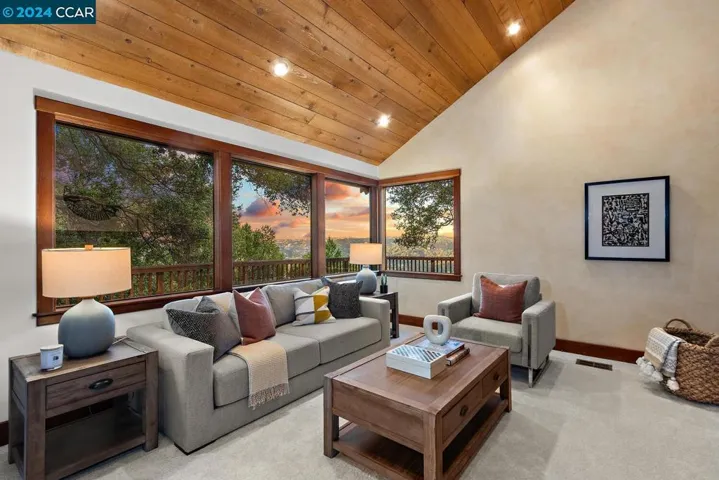 15 Miramonte Road, Orinda, California 94563