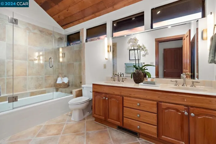 15 Miramonte Road, Orinda, California 94563