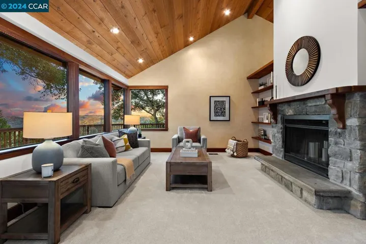 15 Miramonte Road, Orinda, California 94563