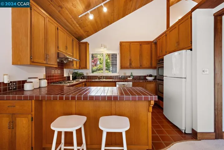 15 Miramonte Road, Orinda, California 94563