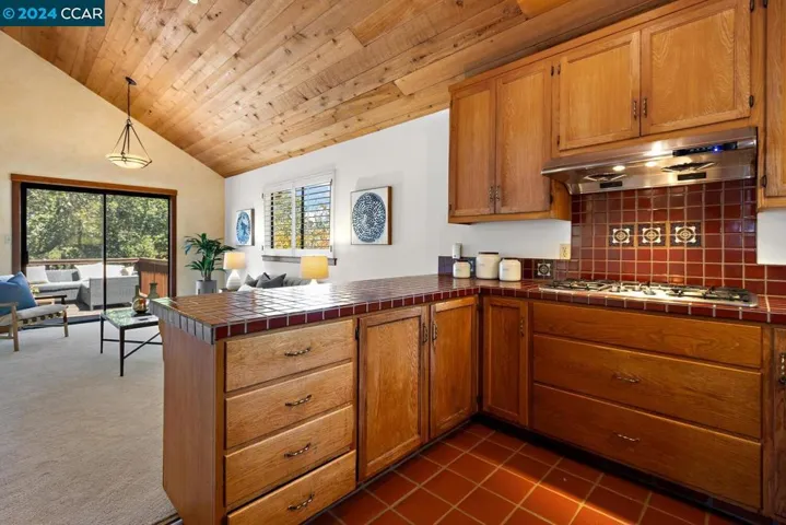 15 Miramonte Road, Orinda, California 94563