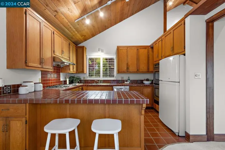 15 Miramonte Road, Orinda, California 94563