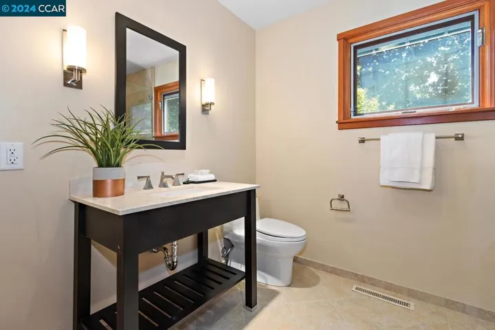 15 Miramonte Road, Orinda, California 94563