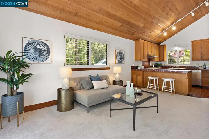 15 Miramonte Road, Orinda, California 94563