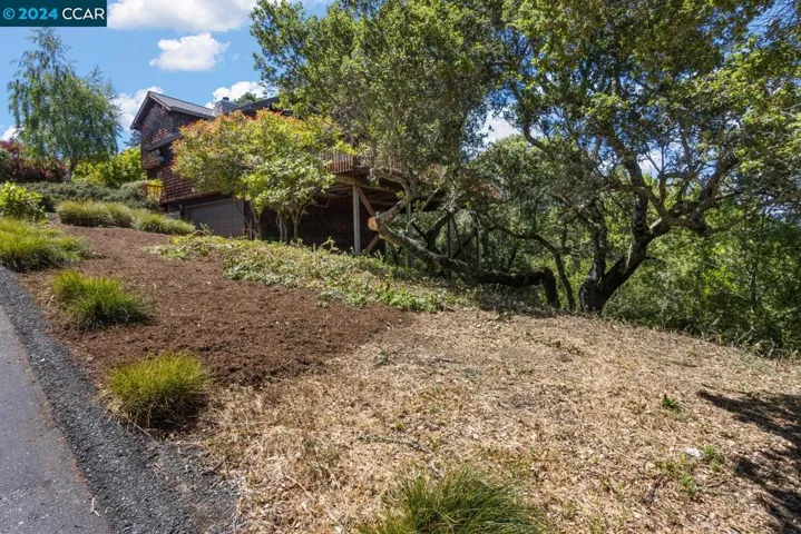 15 Miramonte Road, Orinda, California 94563