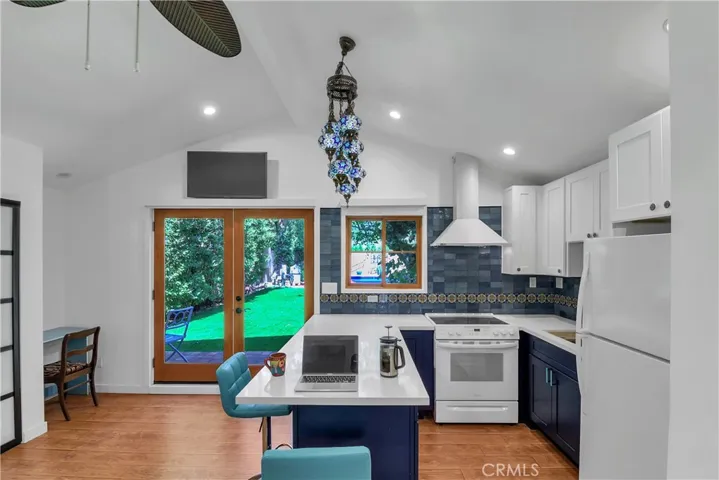 23735 Tiara Street, Woodland Hills, California 91367