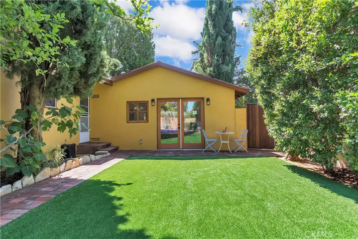 23735 Tiara Street, Woodland Hills, California 91367