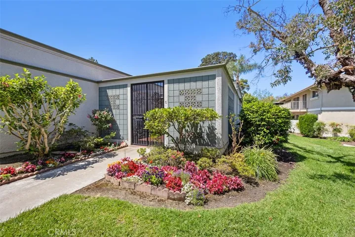 679 Via Alhambra C, Laguna Woods, California 92637