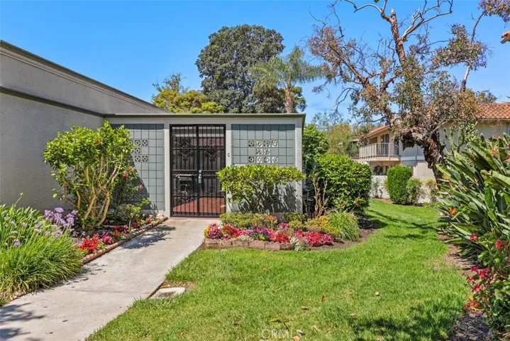 679 Via Alhambra C, Laguna Woods, California 92637