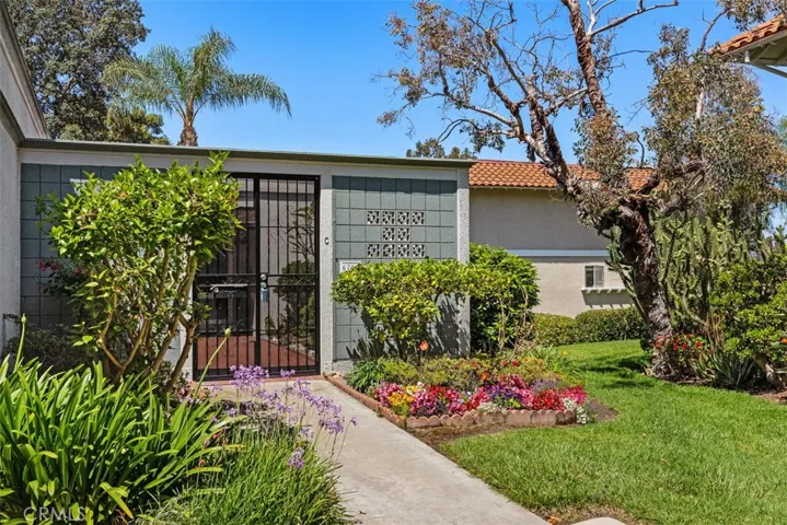 679 Via Alhambra C, Laguna Woods, California 92637