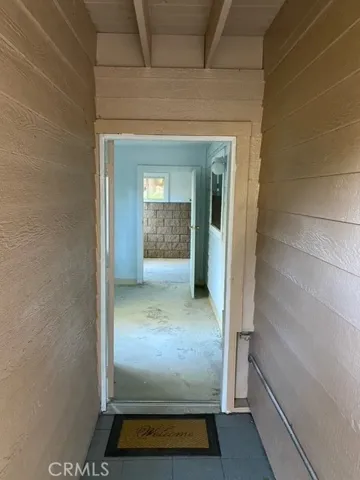 Separate entrance to additional rooms