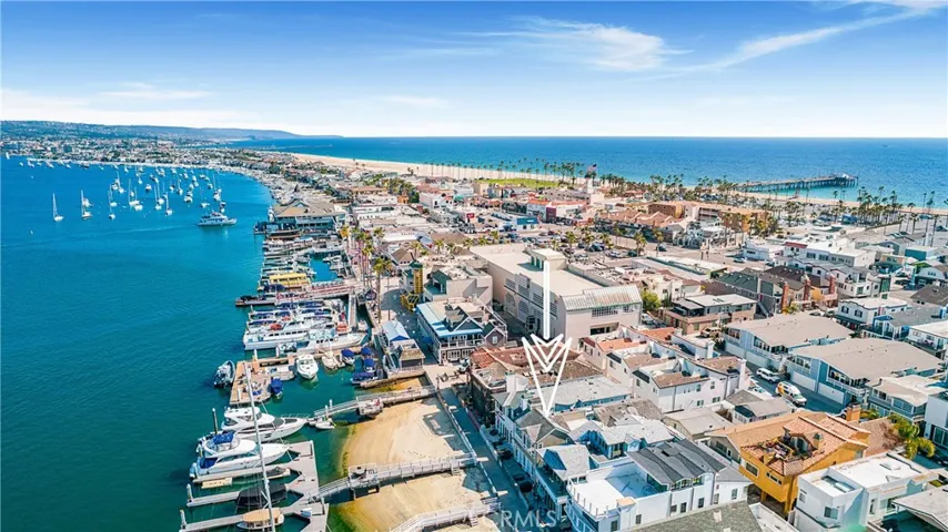 421 E Edgewater Avenue, Newport Beach, California 92661