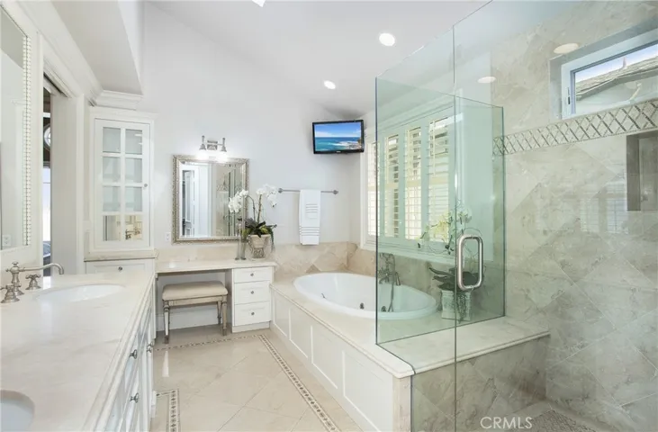 421 E Edgewater Avenue, Newport Beach, California 92661