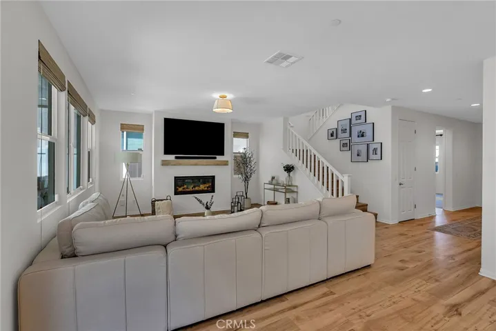 11423 Vista Way, Corona, California 92883