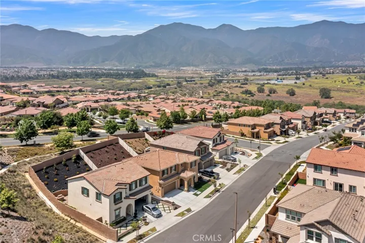 11423 Vista Way, Corona, California 92883