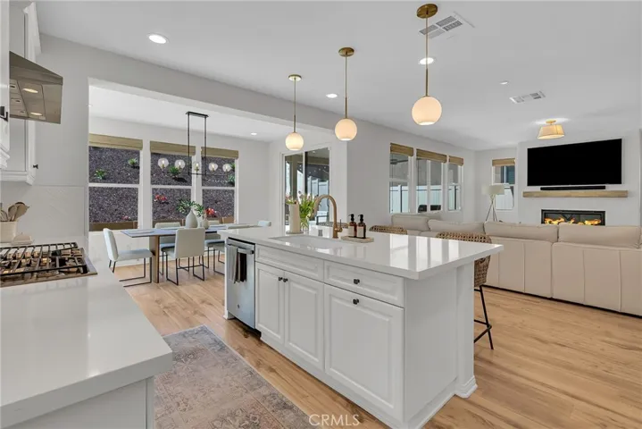 11423 Vista Way, Corona, California 92883