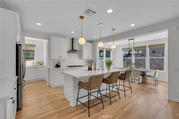 11423 Vista Way, Corona, California 92883