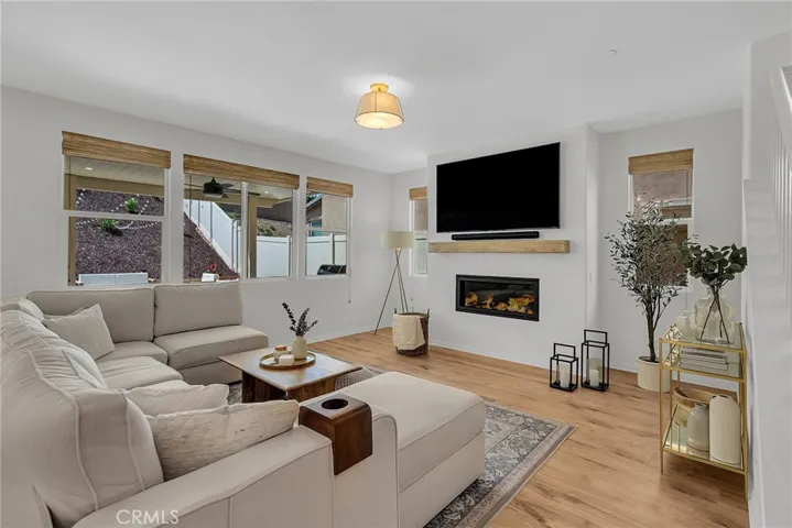 11423 Vista Way, Corona, California 92883