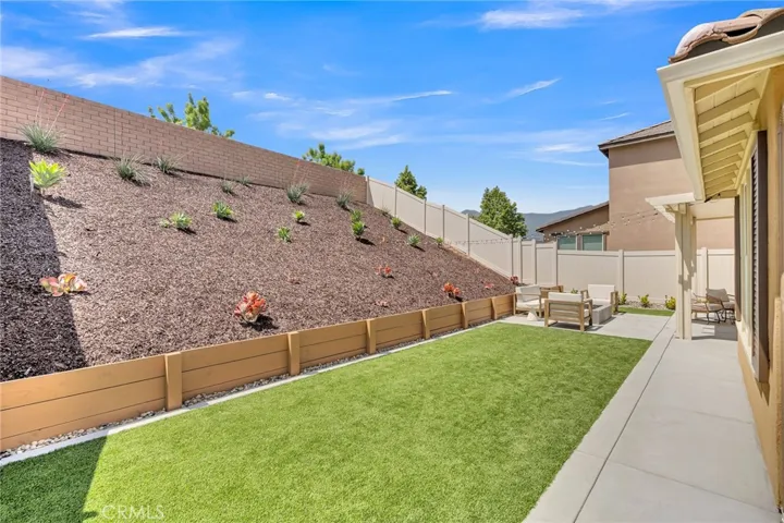11423 Vista Way, Corona, California 92883
