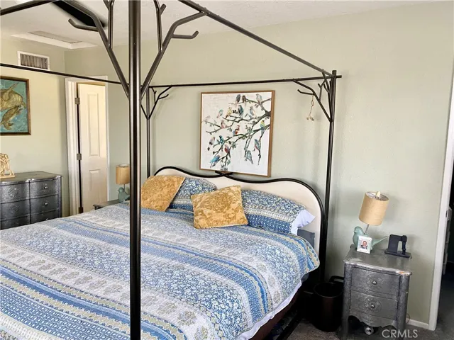 Ensuite on left