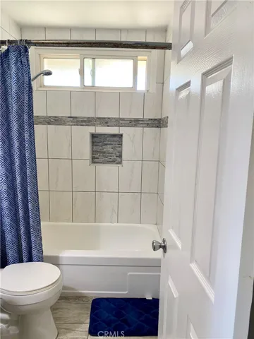 1st floor main bathroom