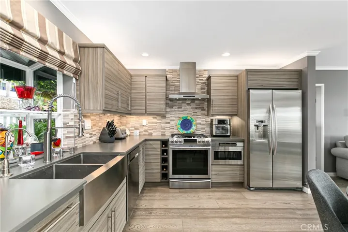 1094 Noria Street, Laguna Beach, California 92651