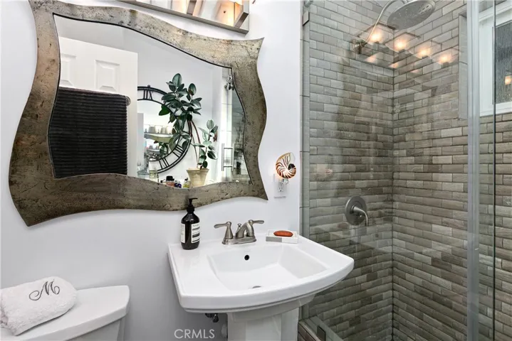 1094 Noria Street, Laguna Beach, California 92651