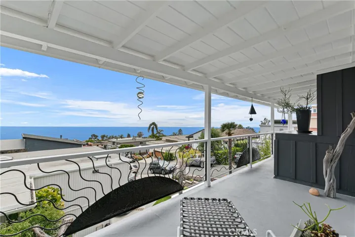 1094 Noria Street, Laguna Beach, California 92651