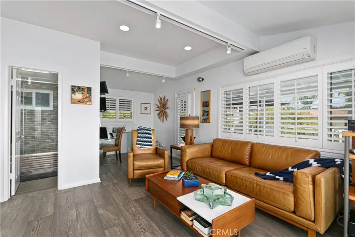 1094 Noria Street, Laguna Beach, California 92651