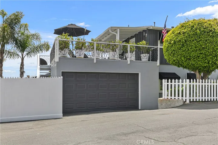 1094 Noria Street, Laguna Beach, California 92651