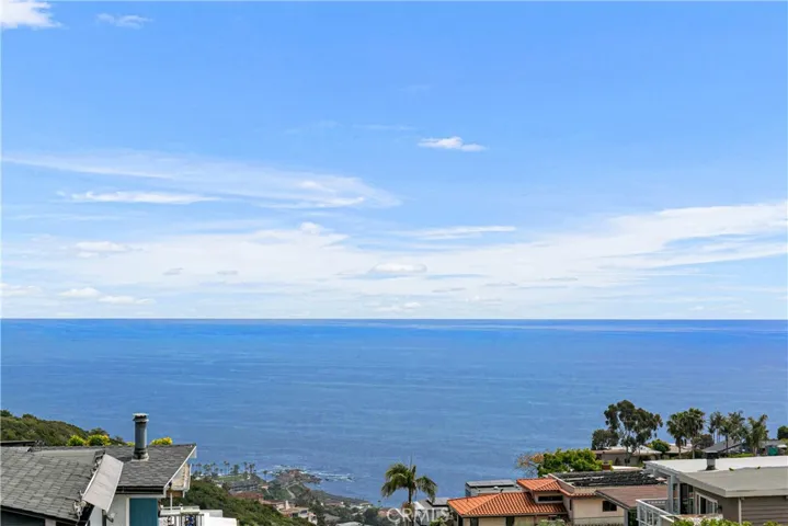 1094 Noria Street, Laguna Beach, California 92651