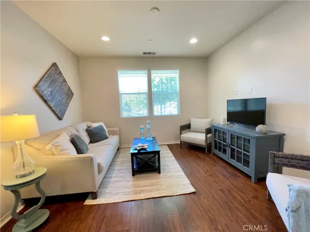 4049 Running Oak Lane 2, San Bernardino, California 92407
