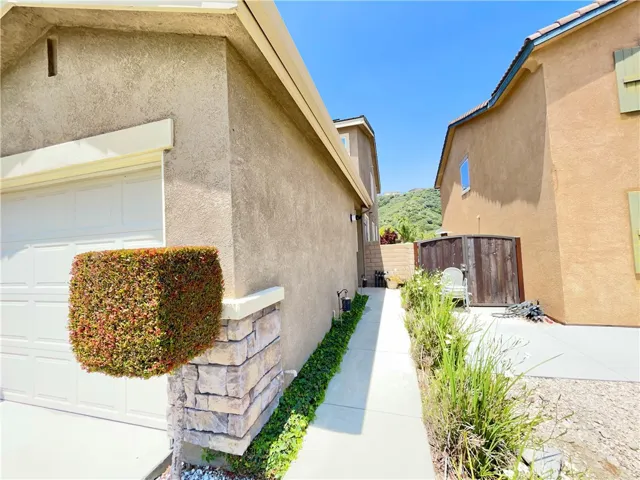 4049 Running Oak Lane 2, San Bernardino, California 92407