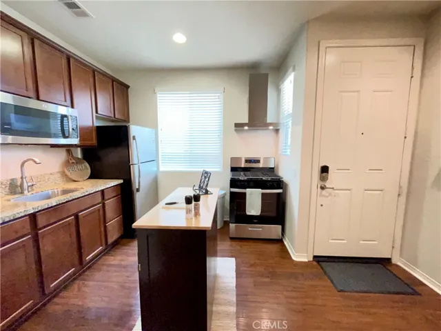 4049 Running Oak Lane 2, San Bernardino, California 92407