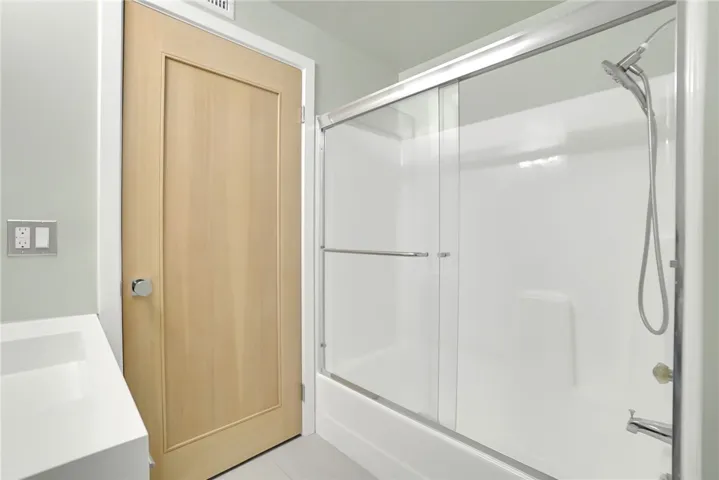 13331 Moorpark Street 333, Sherman Oaks, California 91423