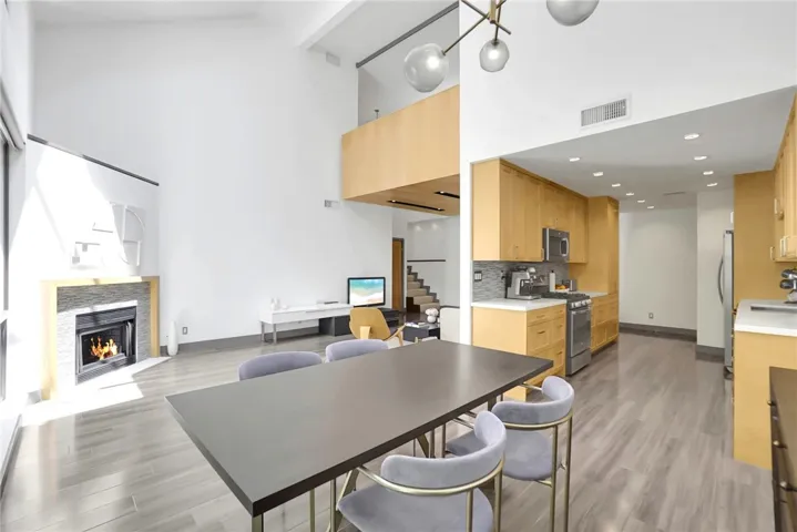 13331 Moorpark Street 333, Sherman Oaks, California 91423