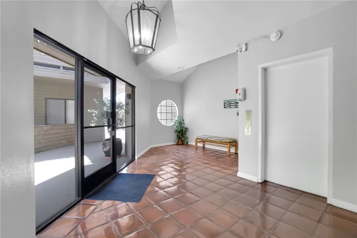 13331 Moorpark Street 333, Sherman Oaks, California 91423