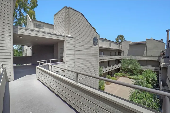 13331 Moorpark Street 333, Sherman Oaks, California 91423