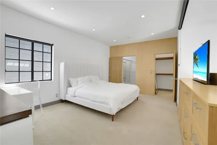 13331 Moorpark Street 333, Sherman Oaks, California 91423