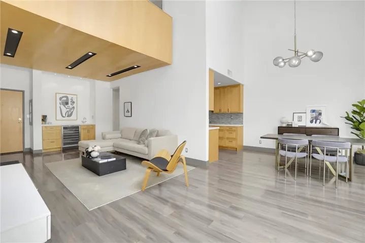 13331 Moorpark Street 333, Sherman Oaks, California 91423